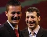 Jorge Martinez, Sportingbet Fantasy Challenge winner, with Theo Papaloukas in 2007